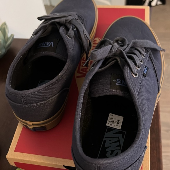Brand new men’s Vans, size 8.5. Navy/ blue - Picture 2 of 5